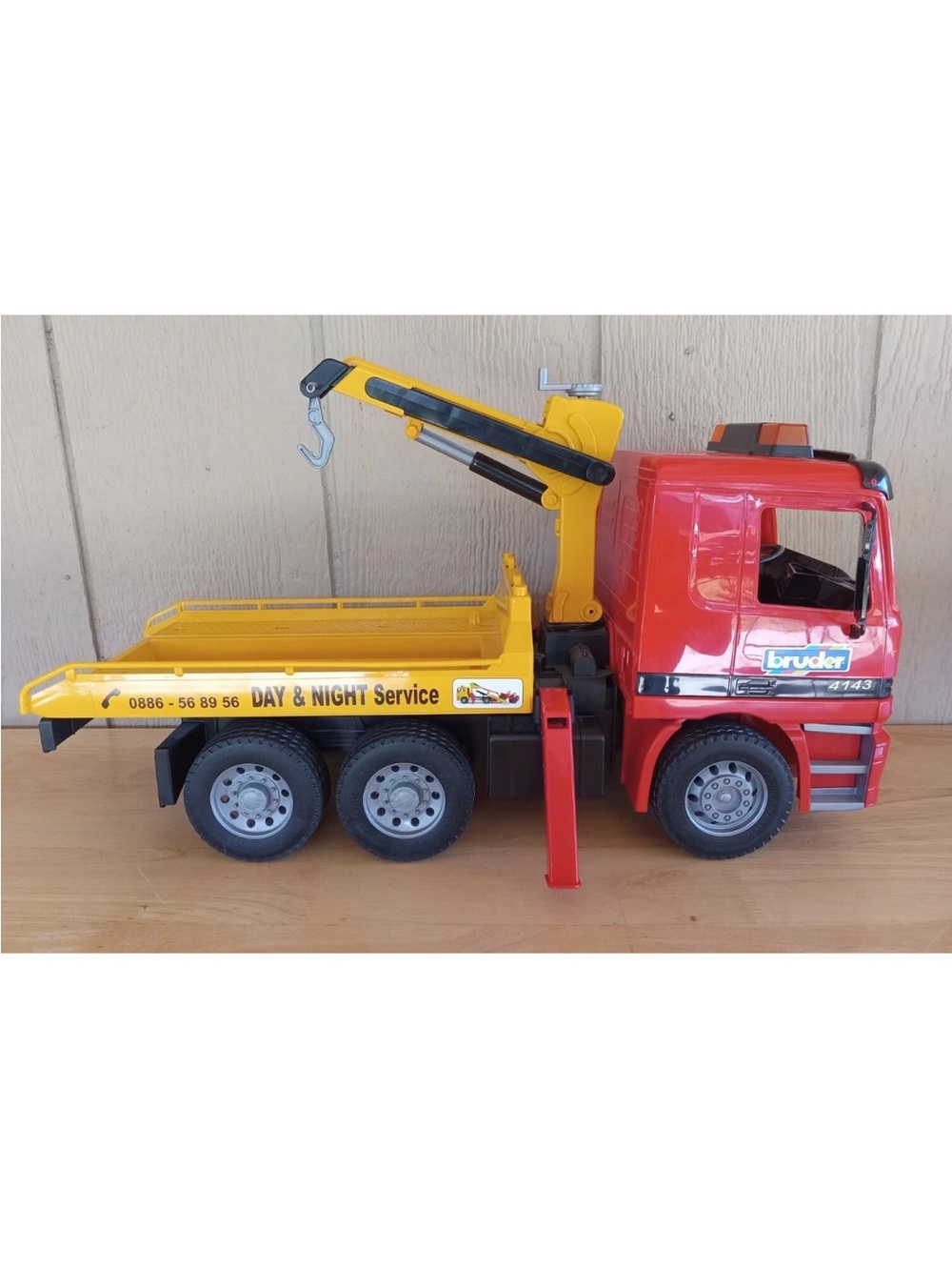 2001 Bruder Day & Night Service Wrecker Tow Truck 19” Red & Yellow Germany 4143